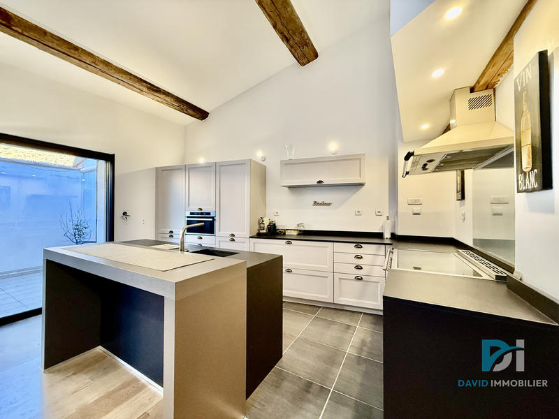 Maison - 204 m² - 4 pièces