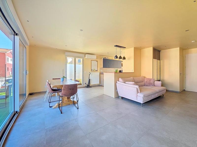 Maison - 104 m² - 5 pièces