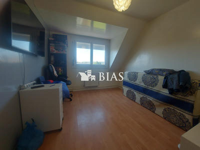 Maison - 102 m² - 4 pièces