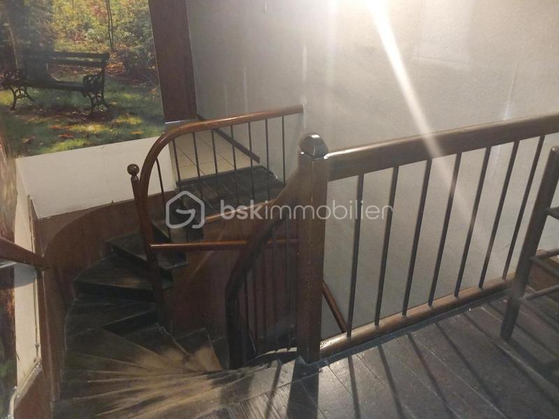 Maison - 180 m² - 5 pièces