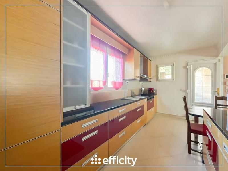 Maison - 110 m² - 4 pièces