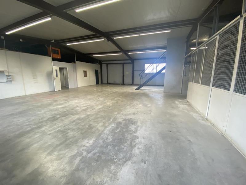 Local d'activité / Entrepôt - 350 m²
