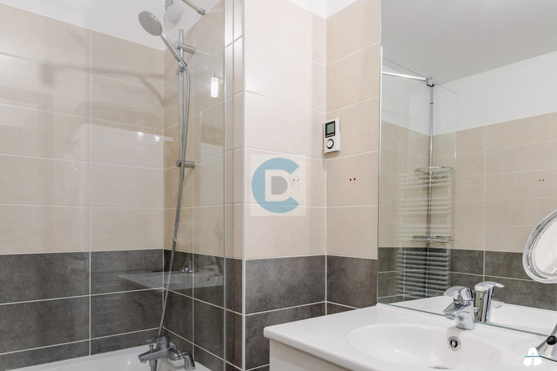 Appartement - 100 m² - 5 pièces