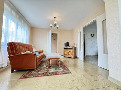 Maison traditionnelle - 121 m² - 7 pièces