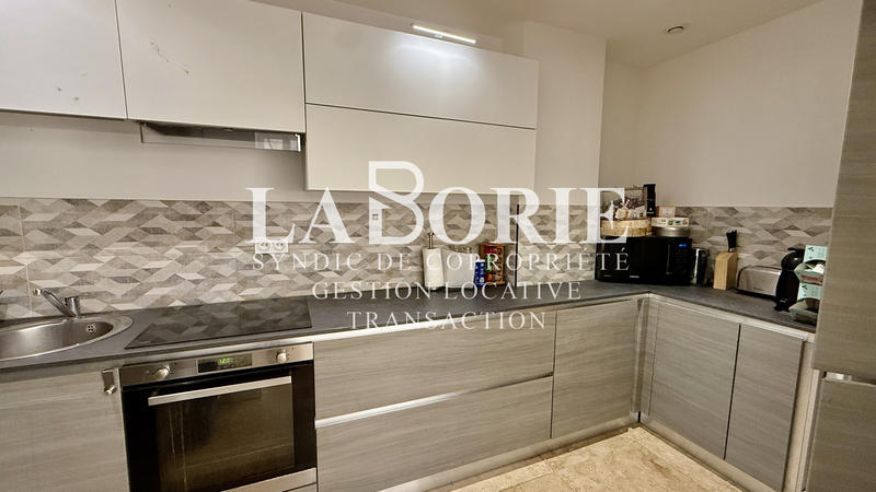 Appartement - 98 m² - 2 pièces