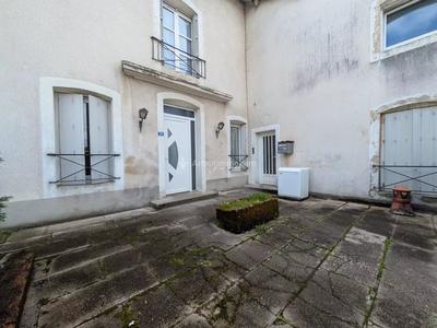 Appartement - 210 m² - 6 pièces