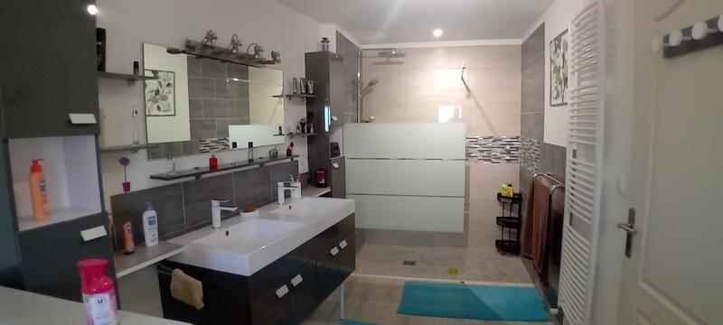 Maison - 220 m² - 8 pièces