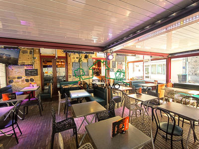 Fonds de commerce - Magasins - 131 m²