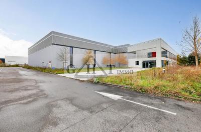 Entrepôt - 3 300 m²