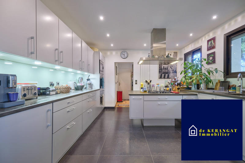 Villa - 238 m² - 8 pièces