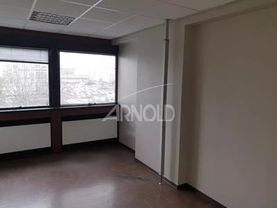 Bureau - 660 m² - 30 pièces