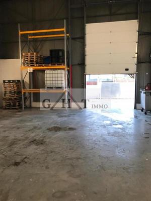 Entrepôt - 250 m²
