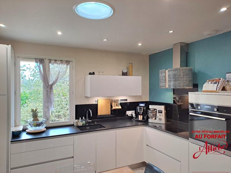 Maison - 217 m² - 6 pièces