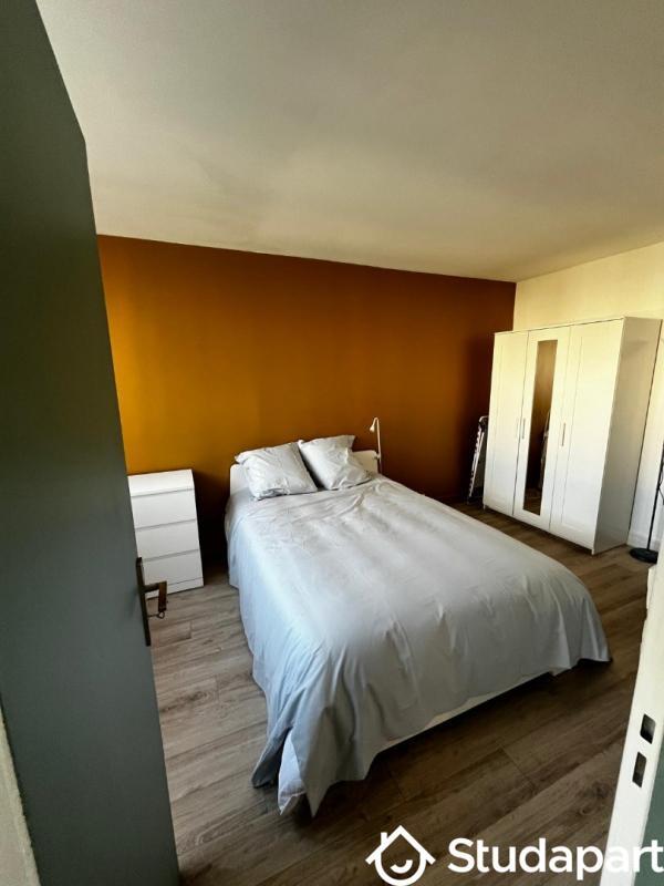 Chambre - 11 m² - 1 pièce