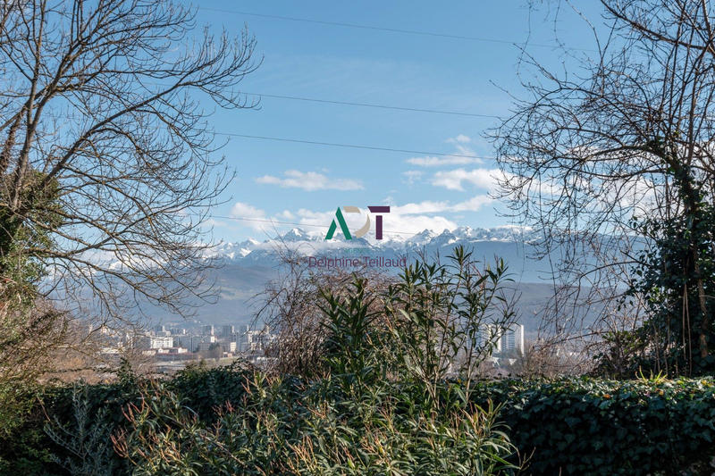 Maison - 465 m² - 9 pièces