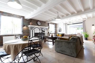 Maison - 384 m² - 12 pièces