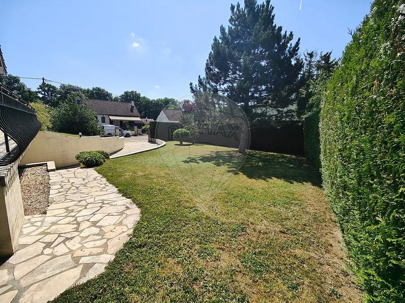 Maison - 180 m² - 7 pièces