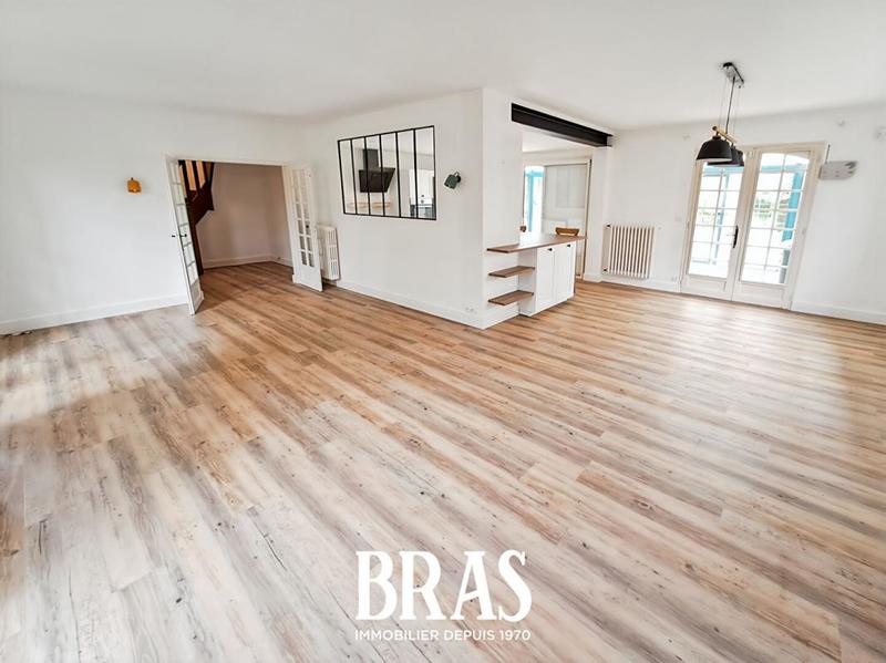 Maison - 141 m² - 8 pièces