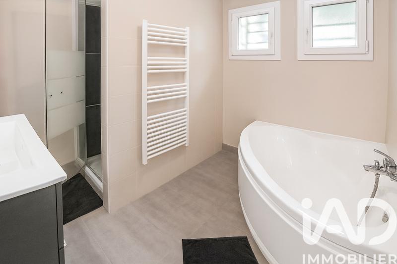 Maison - 98 m² - 4 pièces