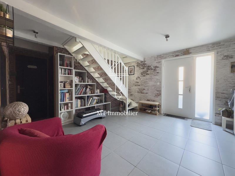 Maison - 215 m² - 9 pièces