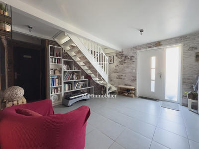 Maison - 215 m² - 9 pièces