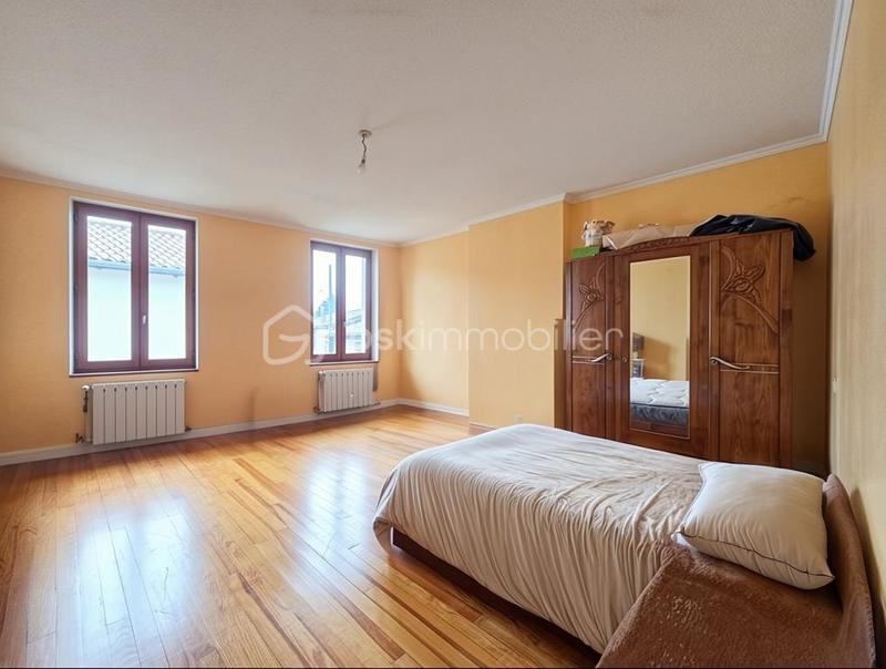 Maison de village - 260 m² - 7 pièces