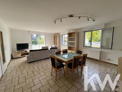 Maison - 240 m² - 8 pièces