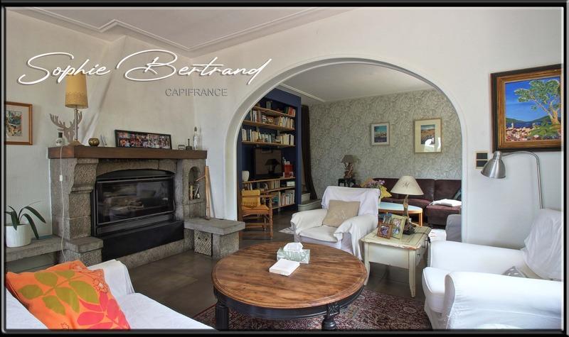 Maison - 236 m² - 9 pièces