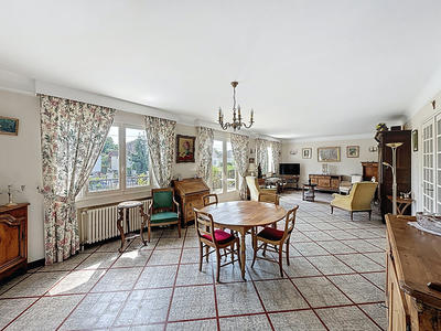 Maison - 180 m² - 7 pièces