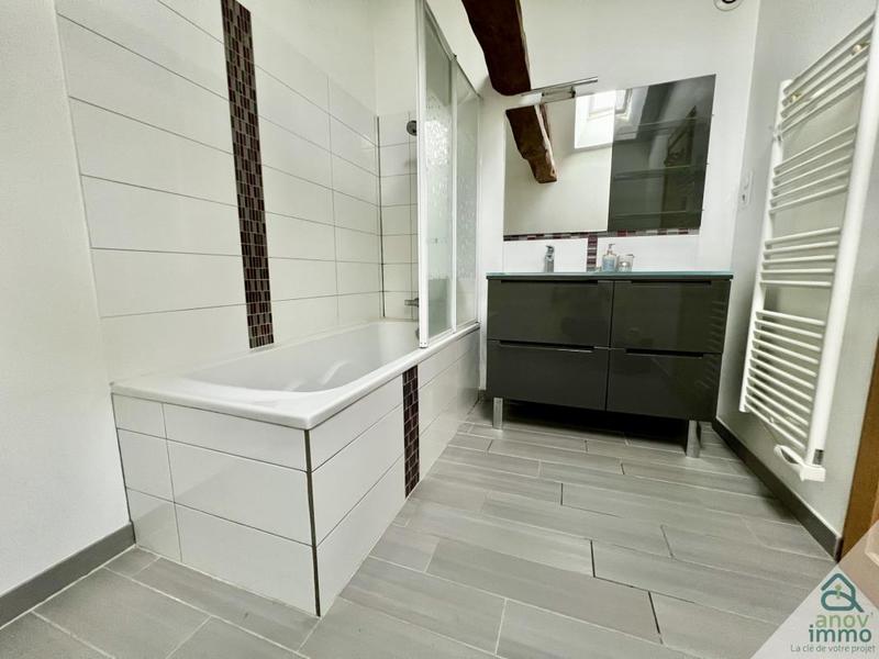 Maison en pierre - 258 m² - 9 pièces