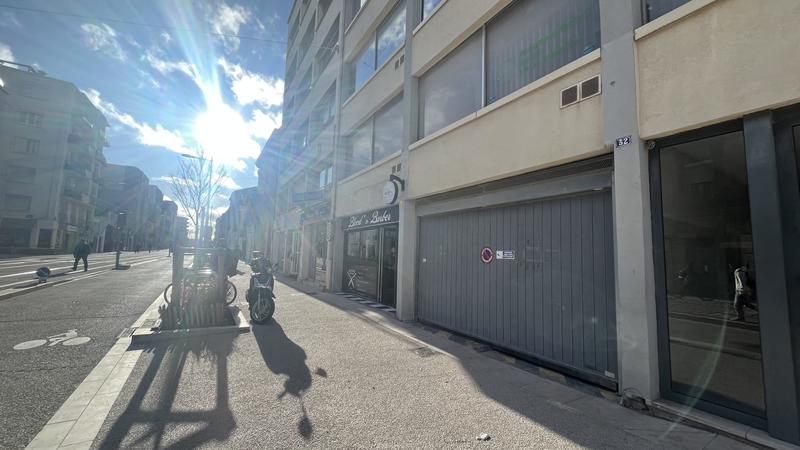 Parking / Garage - 11 m²