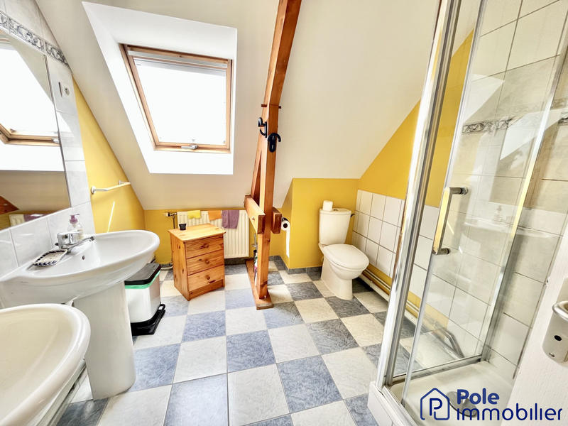 Maison traditionnelle - 121 m² - 6 pièces