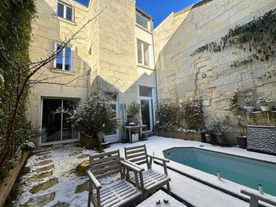 Maison en pierre - 198 m² - 8 pièces