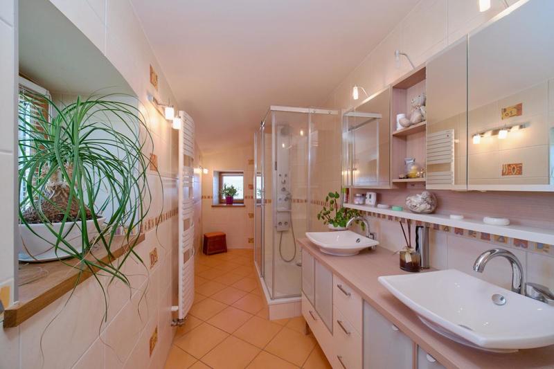 Maison - 220 m² - 7 pièces