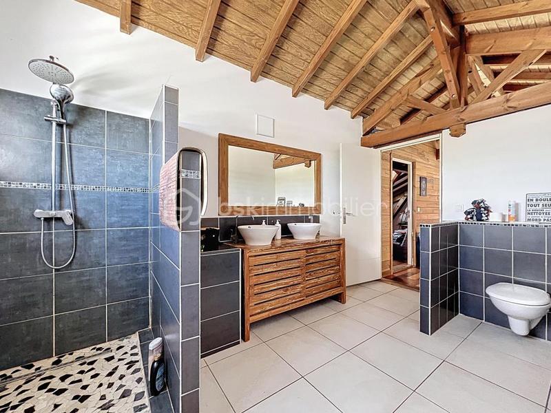 Villa - 295 m² - 10 pièces