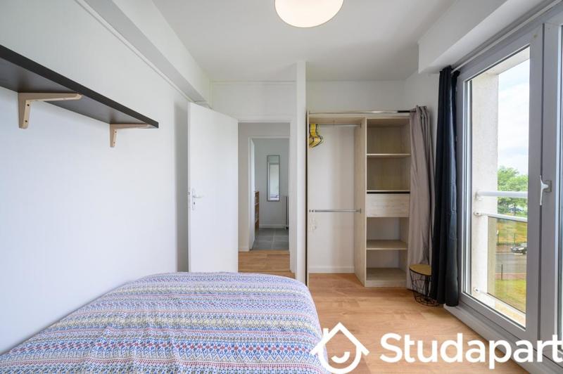 Chambre - 11 m² - 1 pièce