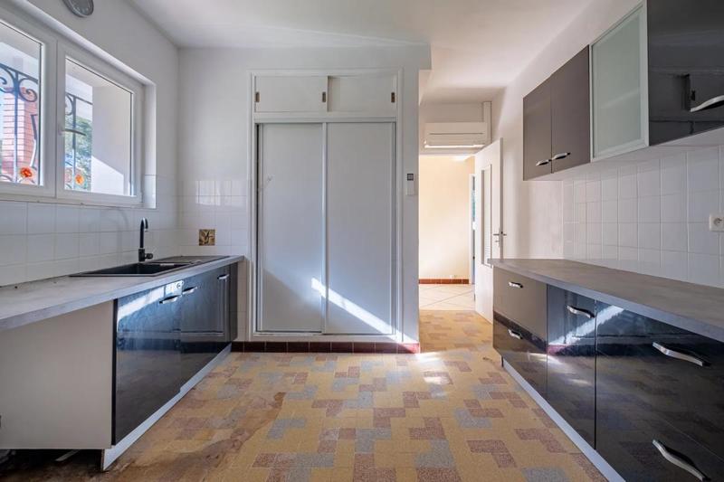 Studio - 100 m² - 4 pièces