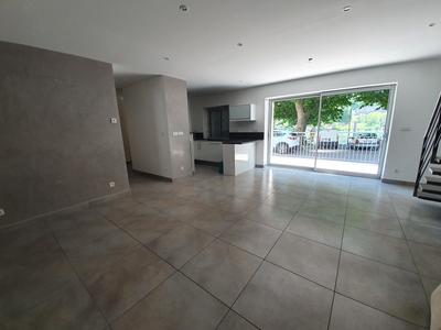 Maison - 90 m² - 3 pièces