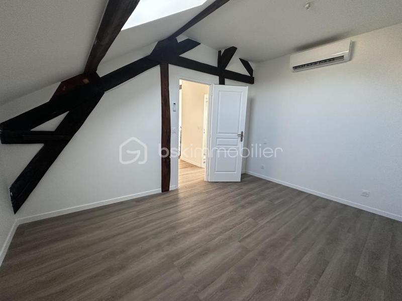 Maison - 827 m² - 35 pièces