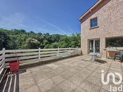 Maison - 234 m² - 8 pièces