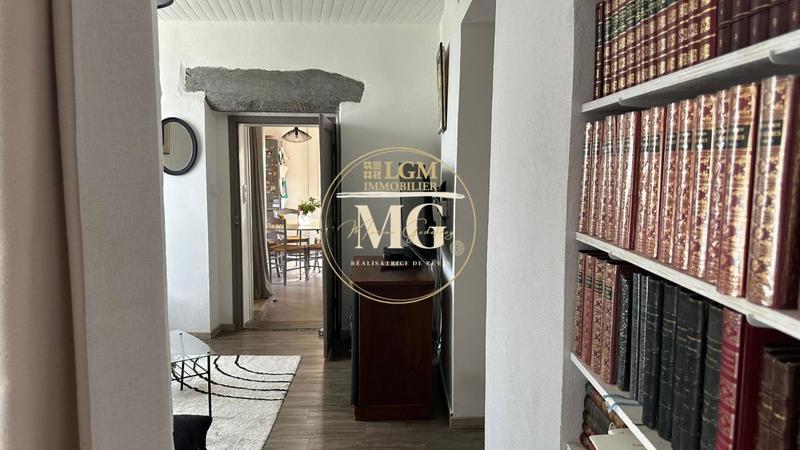 Maison - 203 m² - 6 pièces