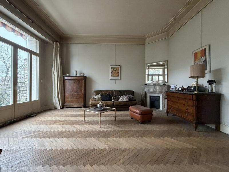 Appartement - 150 m² - 6 pièces