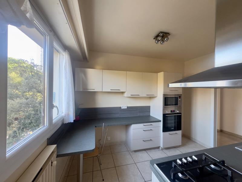 Appartement - 101 m² - 5 pièces