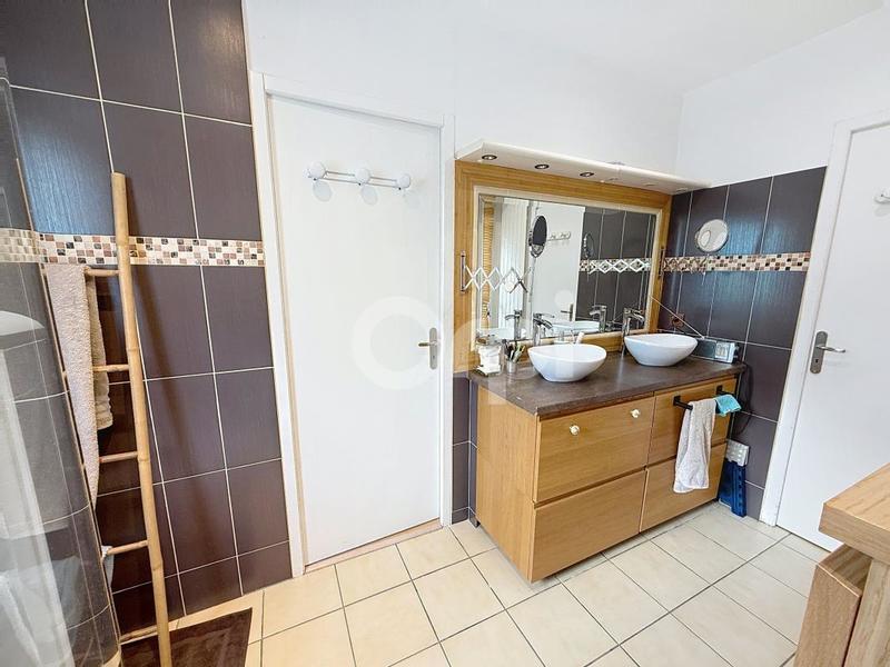 Maison - 180 m² - 6 pièces