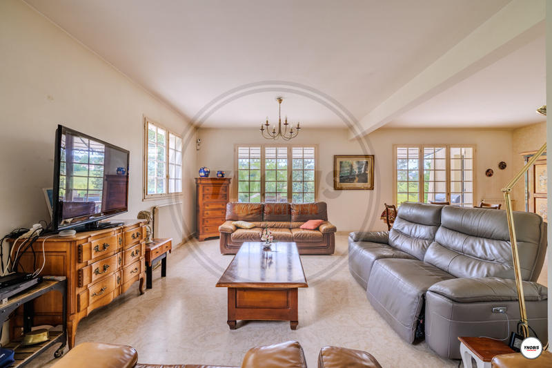 Maison - 253 m² - 8 pièces