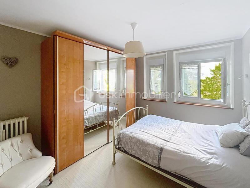 Propriété - 210 m² - 7 pièces