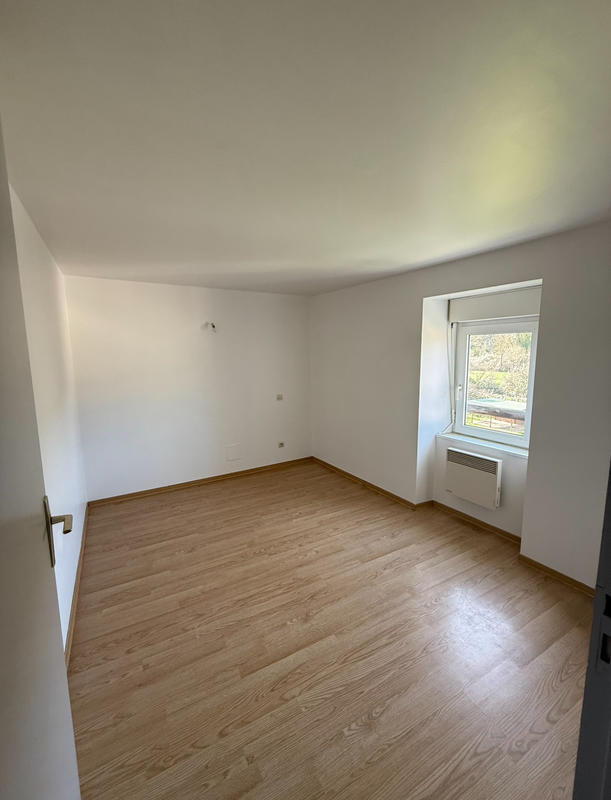 Maison - 175 m² - 9 pièces