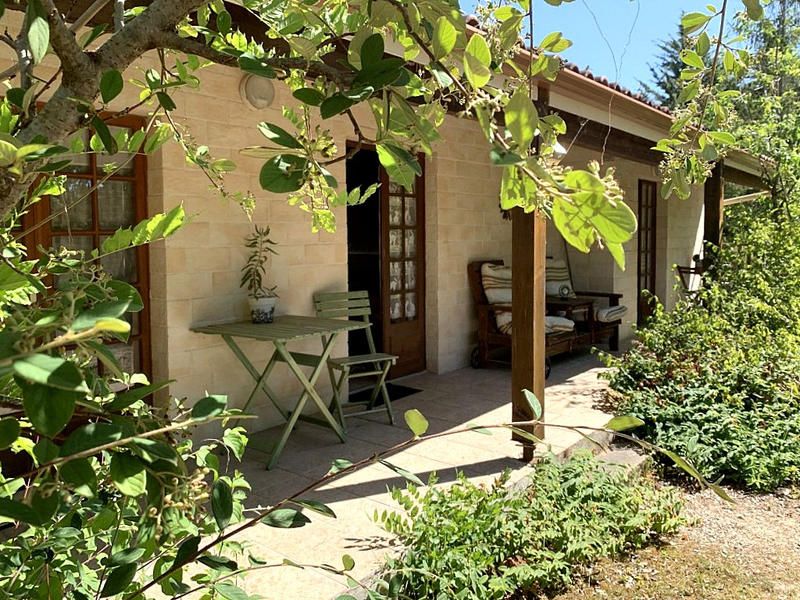 Maison - 420 m² - 18 pièces