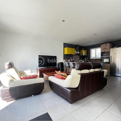 Maison - 85 m² - 4 pièces