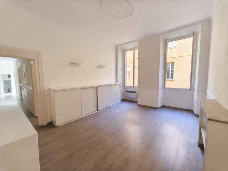 Bureau - 105 m² - 5 pièces